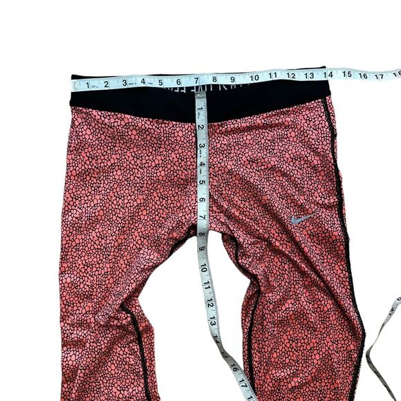 Nike Dri-Fit Cropped Athletic Leggings Size Medium - Picture 3 of 8